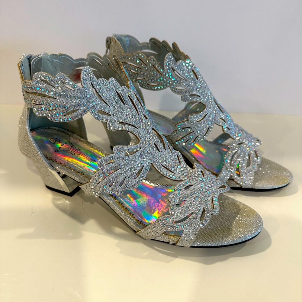 Enzo Romeo Silver Sparkly Gladiator Low Heels, Size 8.5